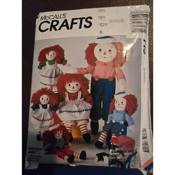 McCall's Crafts 71 Raggedy Ann‎ and Andy uncut - Picture 1 of 3